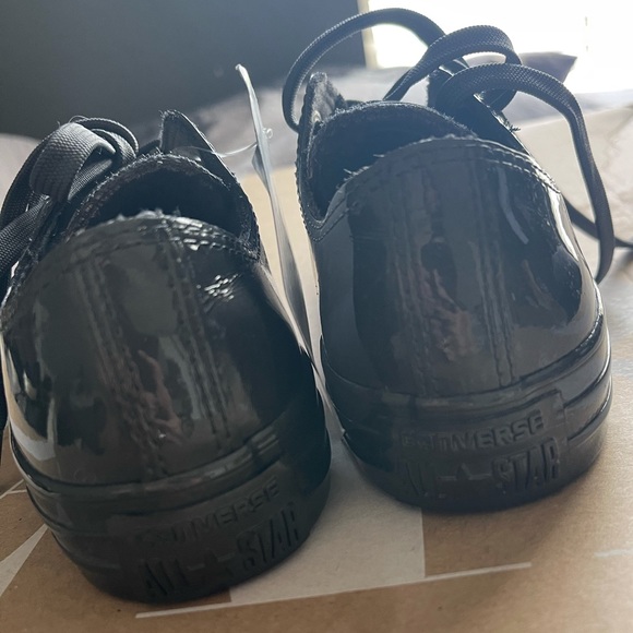 NEW WOMENS CONVERSE METALLIC SNEAKERS GRAY 5.5 - Picture 8 of 12